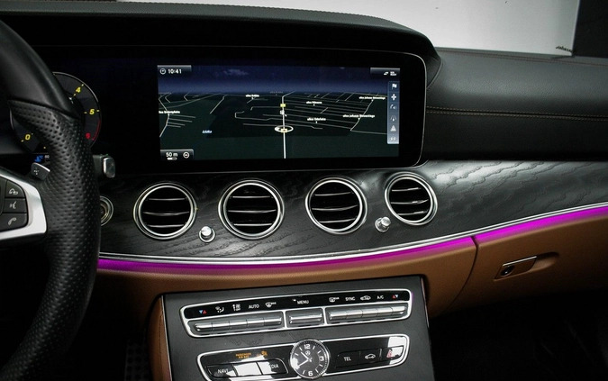 Mercedes-Benz Klasa E cena 175900 przebieg: 11000, rok produkcji 2018 z Bisztynek małe 211